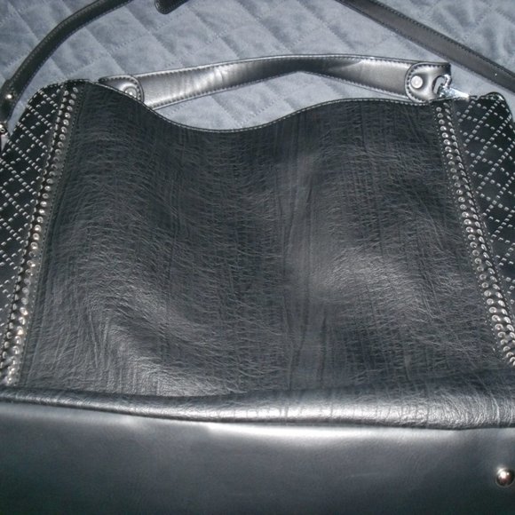 Urban Expressions Holland Hobo Large Chain perforated vegan leather purse black - Picture 10 of 11